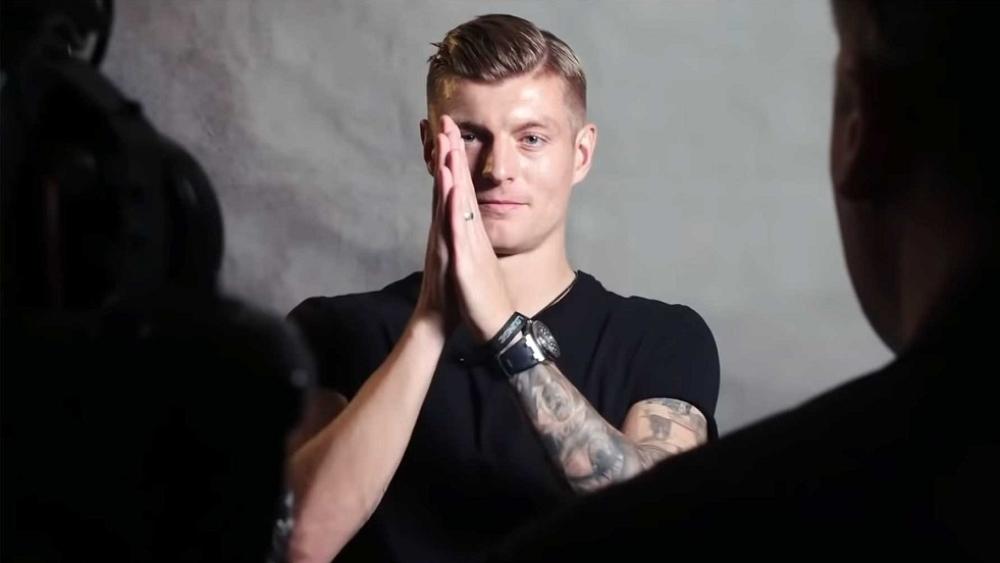 "توني كروس".. فيلم وثائقي يكشف الجانب الإنساني للمايسترو