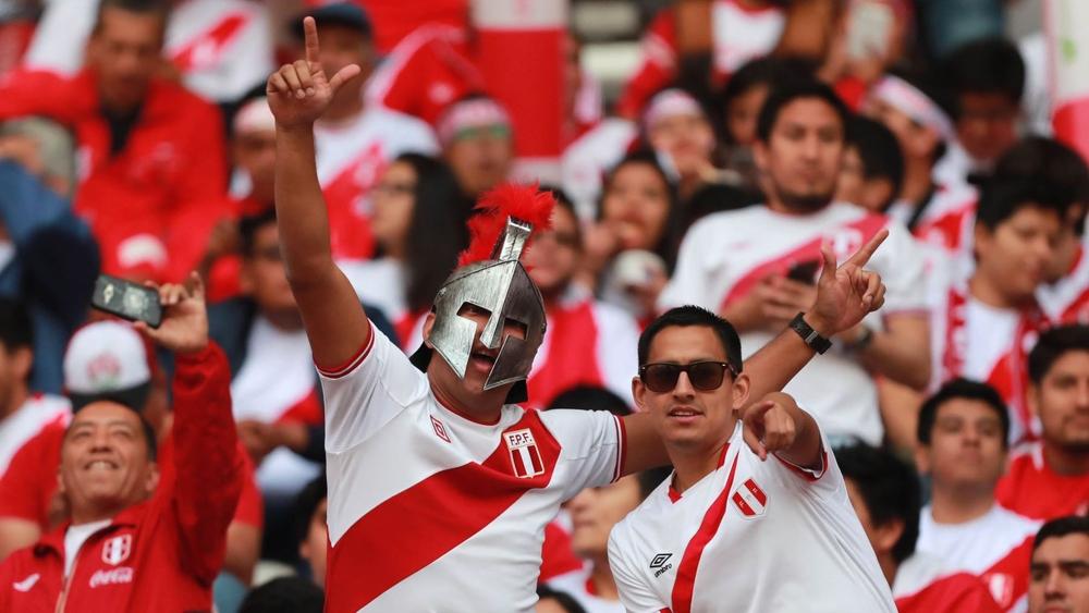 جماهير بيرو تلهب حماس لاعبيها قبل نهائي كوبا أمريكا