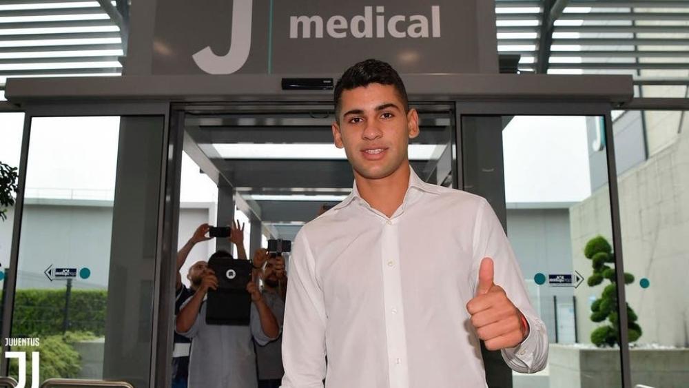 روميرو يخضع للكشف الطبي تمهيداً لانضمامه إلى يوفنتوس