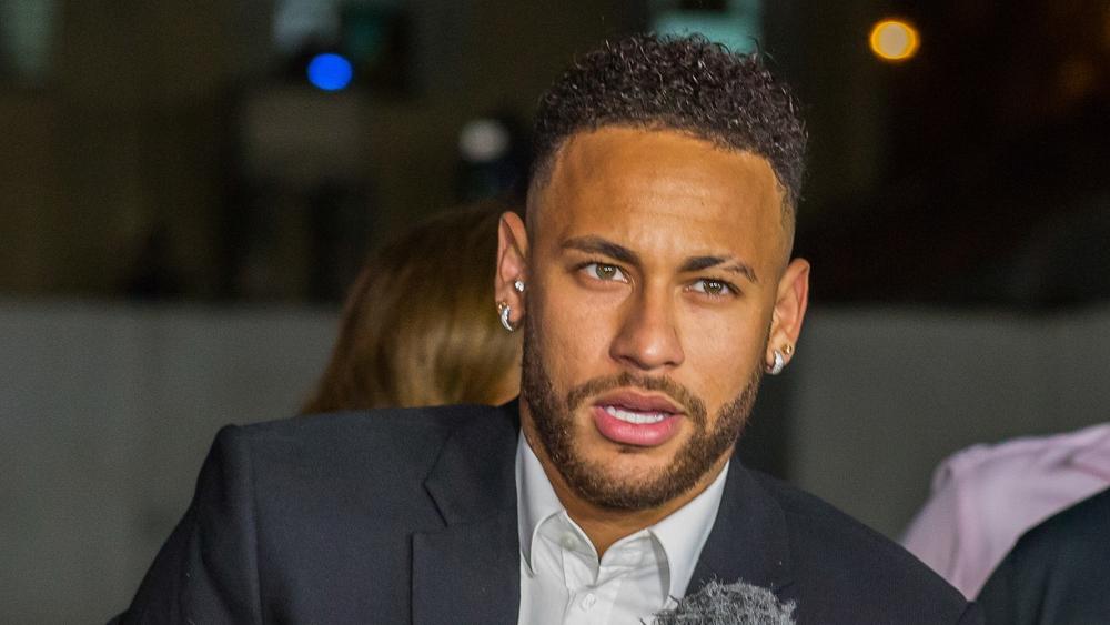 القضاء يمنح الشرطة وقتا إضافيا لاستكمال التحقيقات في قضية نيمار