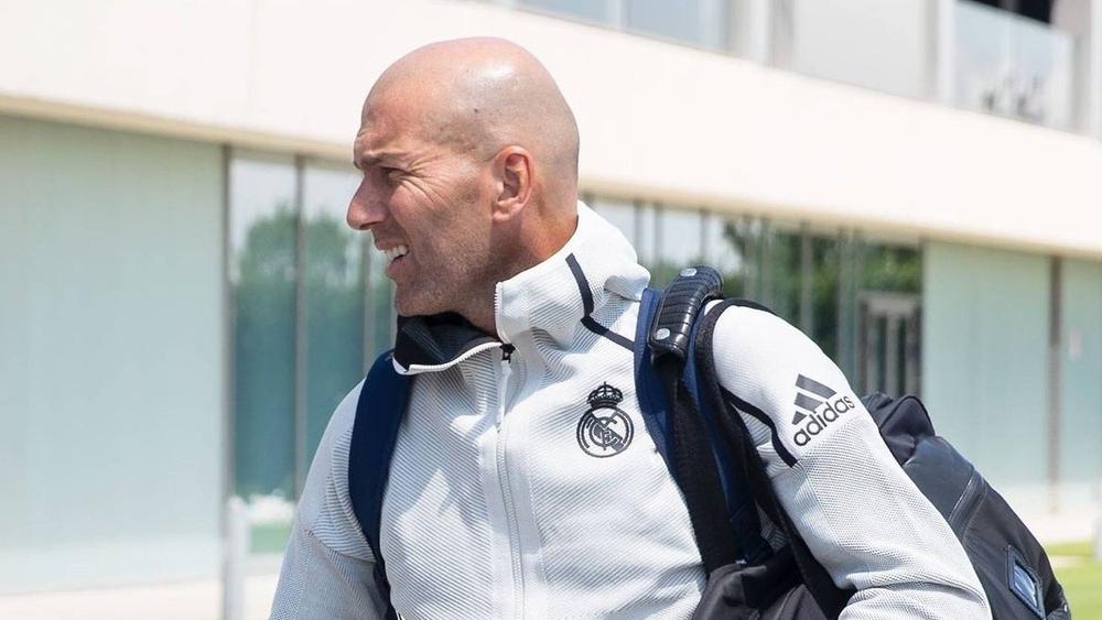 زيدان غادر معسكر ريال مدريد بسبب تدهور الحالة الصحية لشقيقه الذي يعاني من مرض خطير