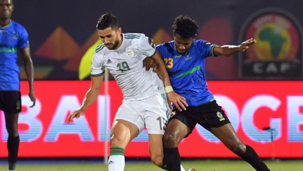 لاعب الجزائر: "منتخب نيجيريا فريق جيد.. ونحن نعلم جيدا ما علينا فعله"