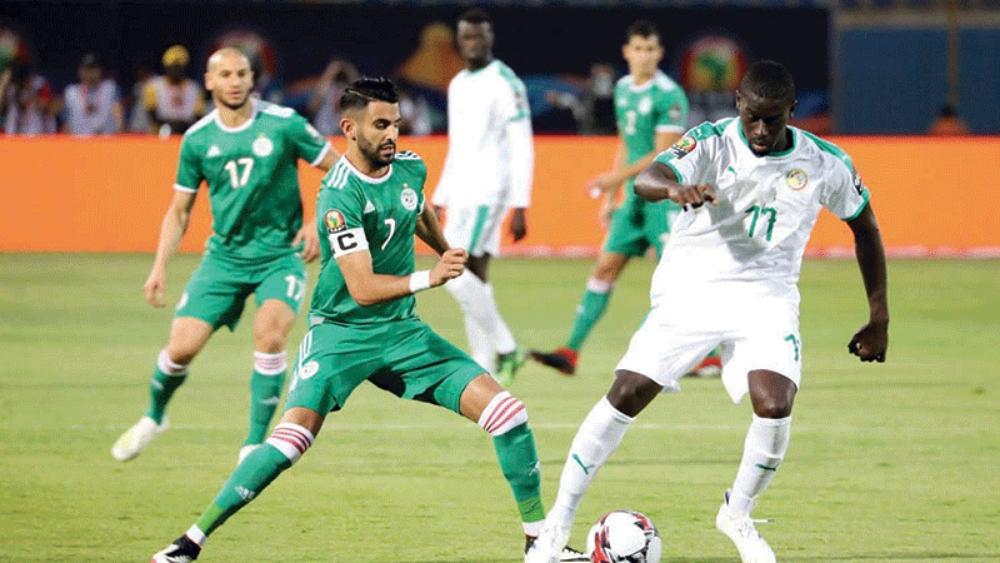 "الكاف" ينفي تعيين فيكتور غوميز حكما لنهائي "الكان"