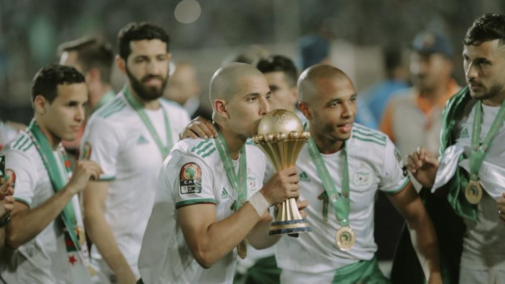 عطوشي والهجهوج يُهنِّئان المنتخب الجزائري باللقب القاري