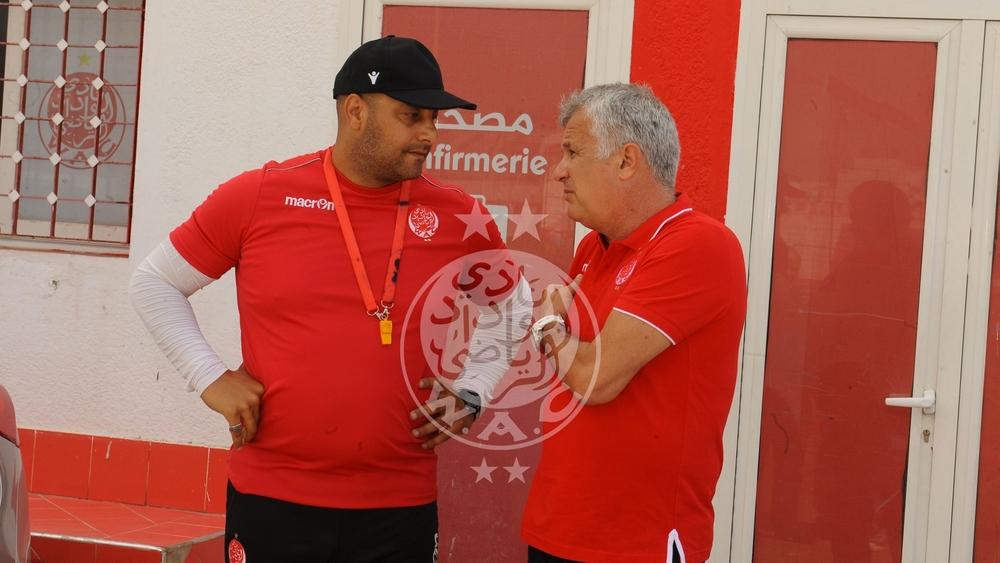 انسجام بين مدرب الوداد الصربي و مساعده يوسف أشامي