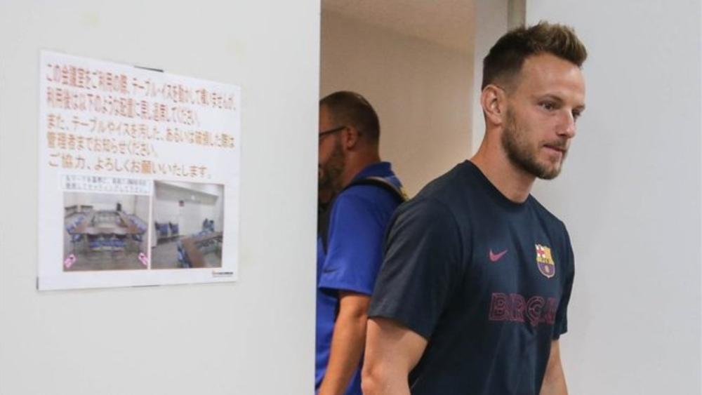 راكيتيتش يضع حدا للشائعات: "أريد الاستمرار في برشلونة والنادي لديه نفس الفكرة"