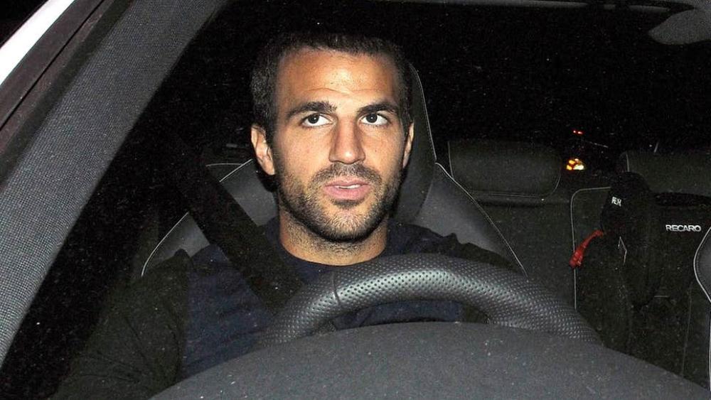 عندما يطبق القانون على الجميع.. حرمان فابريجاس من السياقة لمدة 6 أشهر بسبب تخطيه السرعة المحددة