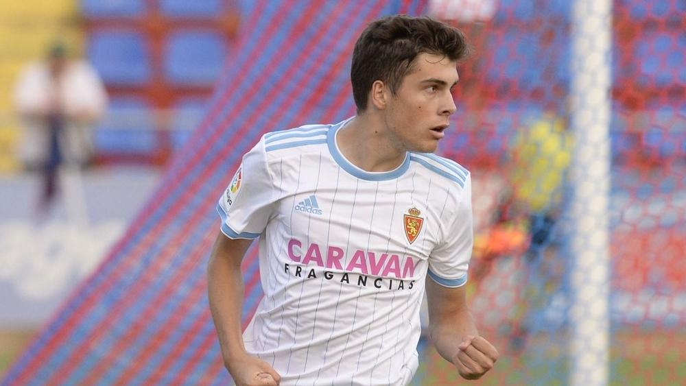 رسميا | ريال مدريد يتعاقد مع الموهبة الصاعدة لريال سرقسطة ألبيرتو سورو