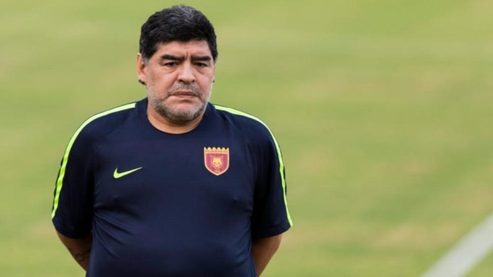 مارادونا يخضع لعملية ناجحة ويؤكد: "أمشي وكأن عمري 15 عاماً"