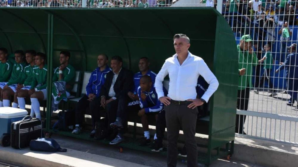 الصفحة الرسمية لـ"الرجاء" تحتفي بذكرى ميلاد المدرب الفرنسي كارتيرون