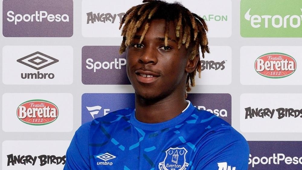 رسمياً | إيفرتون يعلن تعاقده مع موهبة يوفنتوس مويس كين