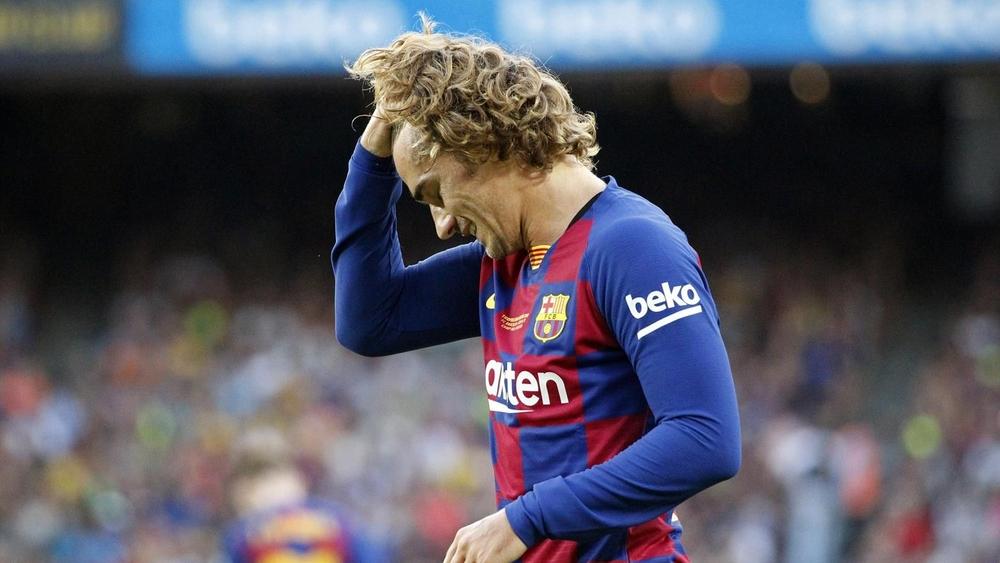 بريد إلكتروني يؤكد تفاوض برشلونة "سرا" مع غريزمان.. النادي مهدد بعقوبات من الـ"فيفا"