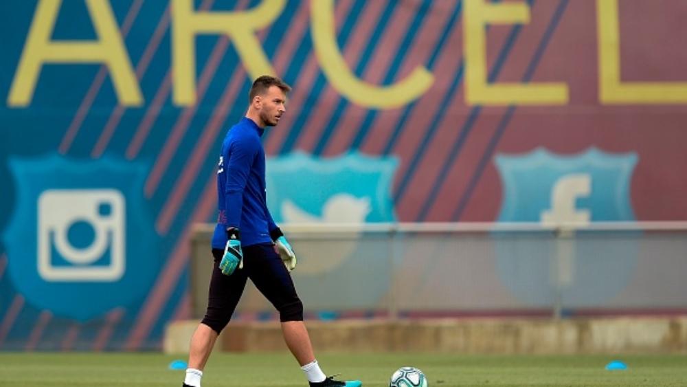 نيتو يتعرض لكسر في المعصم خلال تدريبات برشلونة