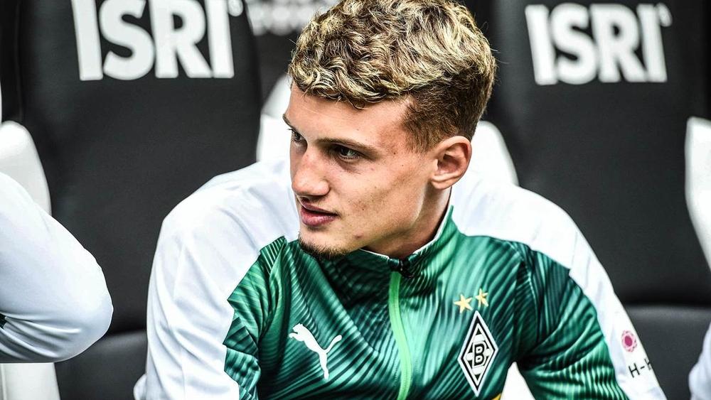 رسميا | غلادباخ يعلن انتقال لاعبه كويزانس إلى بايرن ميونيخ