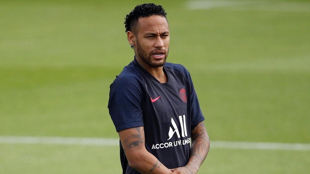 نيمار يواصل غيابه عن قائمة باريس سان جيرمان