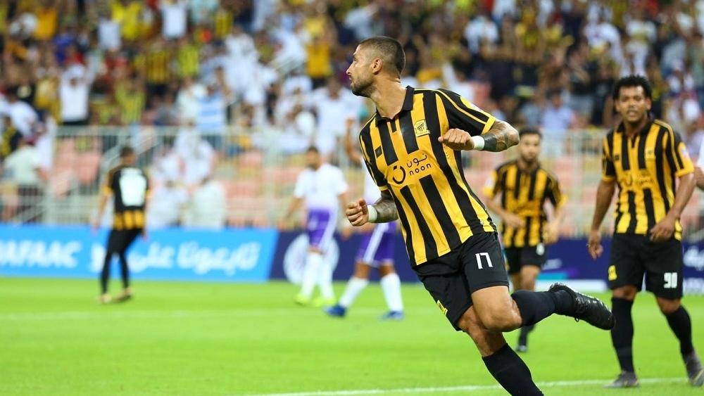 الإتحاد السعودي يحسم مواجهة العهد اللبناني بثلاثية..الأحمدي رسمي و داكوستا يسجل ثاني الأهداف