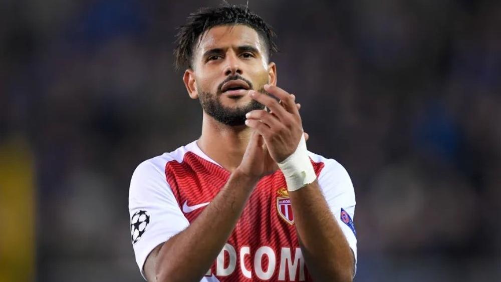 أيت بناصر يعلن عصيانه ضد إدارة موناكو.. ويُصرّ على الرحيل قبل إغلاق الميركاتو