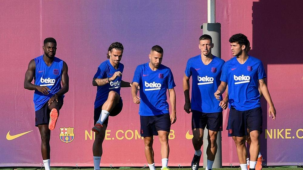 في غياب نجومه.. برشلونة يواجه ريال بيتيس بهجوم يقوده غريزمان