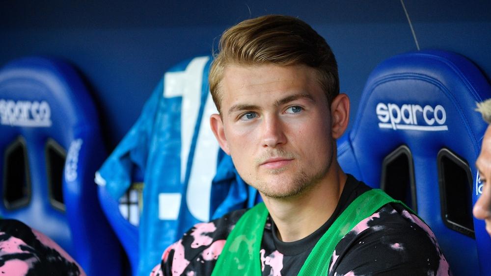 دي ليخت: "لم أكن أتوقع أنني سأجلس على مقاعد البدلاء"