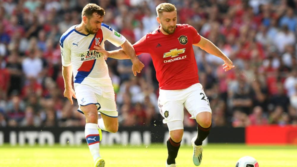 لوك شو يغيب عن مان يونايتد لمدة شهر