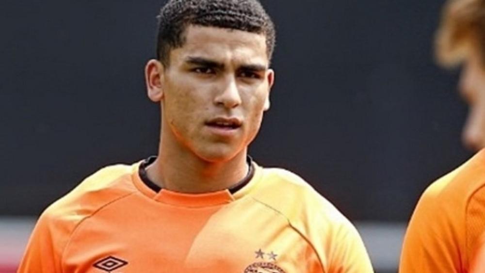 رسمياً | أبو خلال ينتقل من إيندهوفن إلى ألكمار