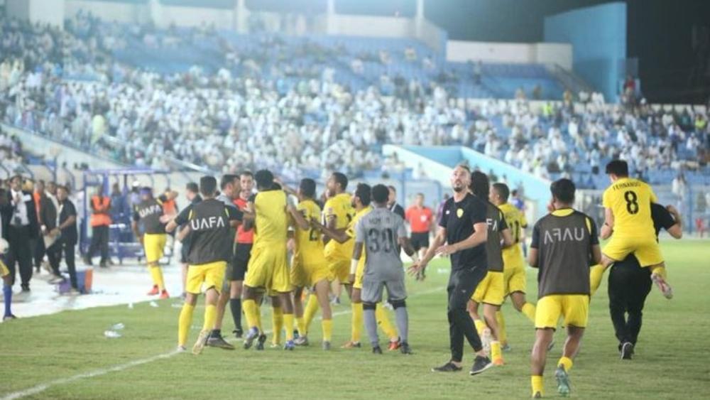 فشل تنظيمي وفوضى عارمة تجتاح لقاء الهلال والوصل بالبطولة العربية