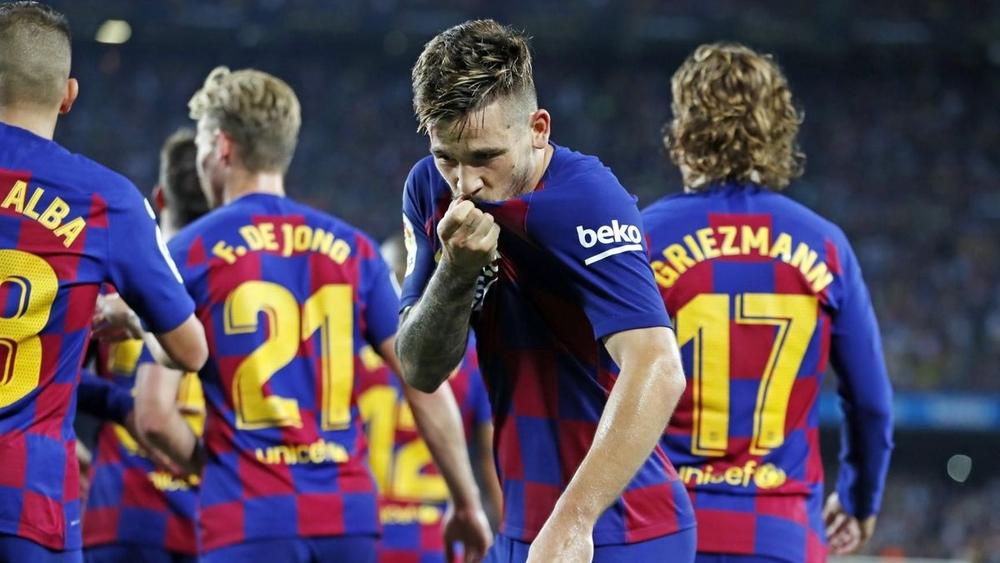 أوساسونا vs برشلونة | فالفيردي يواصل وضع ثقته في بيريز ويترك راكيتيتش على مقاعد البدلاء