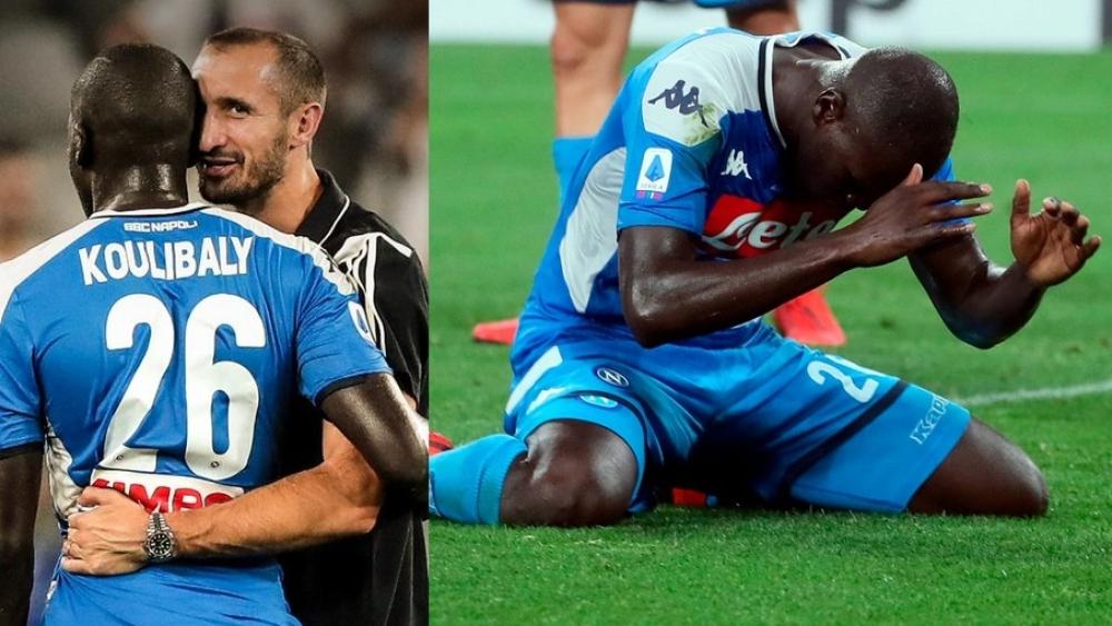 كوليبالي يقدم اعتذاره بعد "هدفه في مرماه".. وكييليني رغم الإصابة ينزل إلى الملعب لمواساته!