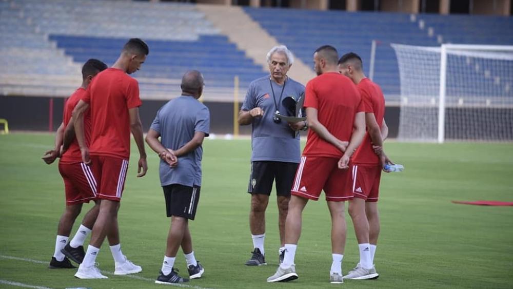 بانون و سايس و آخرون اكتفوا بمتابعة الحصة التدريبية الأولى للأسود تحت قيادة خليلوزيتش