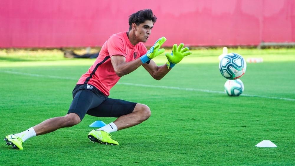 بونو يكتفي بحصة تدريبية وحيدة مع إشبيلية قبل السفر للالتحاق بالمنتخب