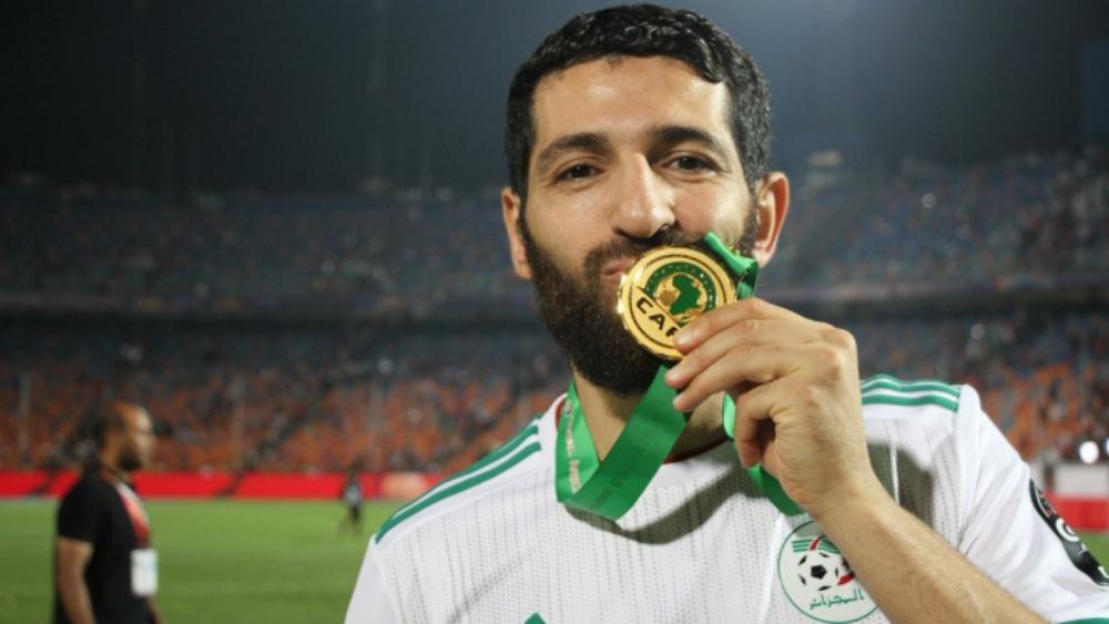 بلماضي يعلن اعتزال الجزائري رفيق حليش دوليًا