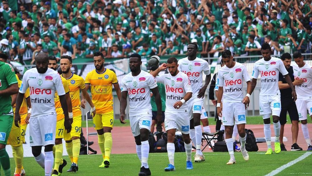 جماهير الرجاء لمسيري النادي :"بَاراكا من السرِيح فالصفحة الرّسمِية وجييو انتِدابات تنقْذ الموقِف..!"