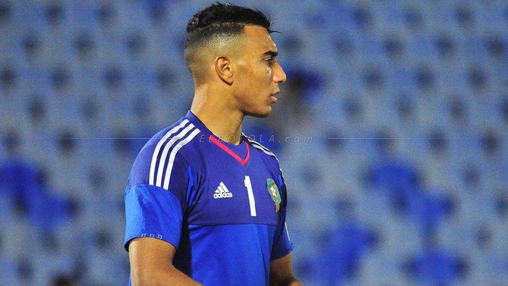 حارس الفتح الرباطي يخرج عن النص ويعتدي على الحكم .. كيف ستتفاعل جامعة الكرة مع ذلك؟