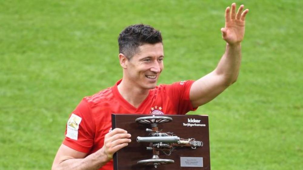 بيريز يكشف لماذا فشلت كل محاولاته للتعاقد مع ليفاندوفسكي