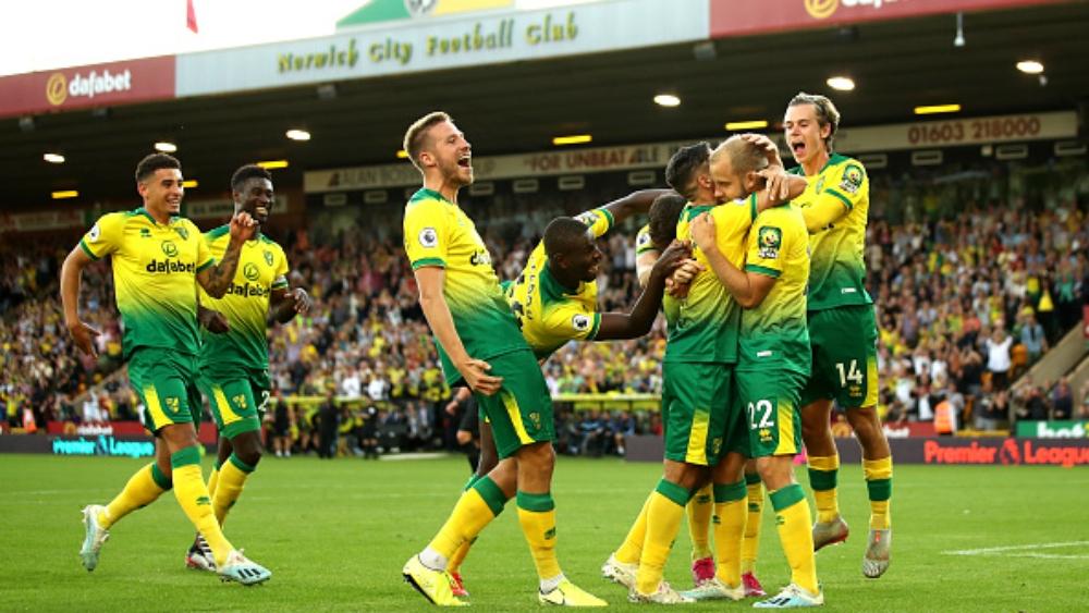 المان سيتي يتعرض لهزيمة مبكرة على يد نورويتش سيتي