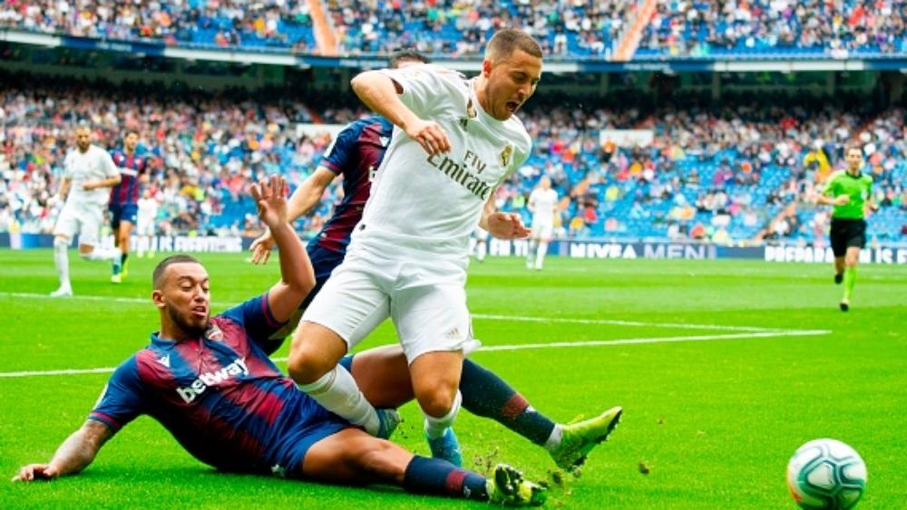 هازارد: سعيد بالظهور الأول في أفضل ملاعب العالم