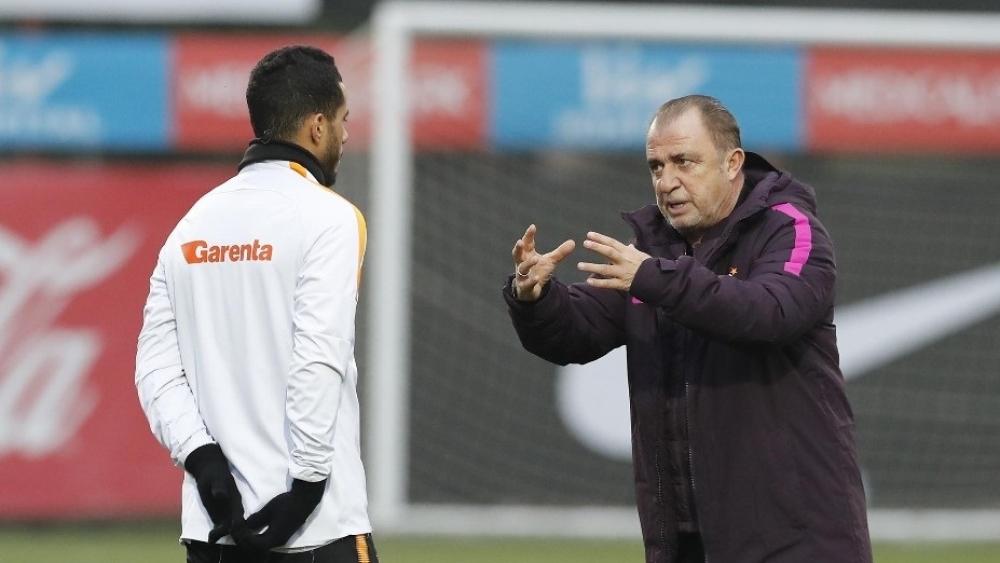 مدرب غلطة سراي: "بلهندة لاعب هام .. وإصابته خسارة فادحة لنا"