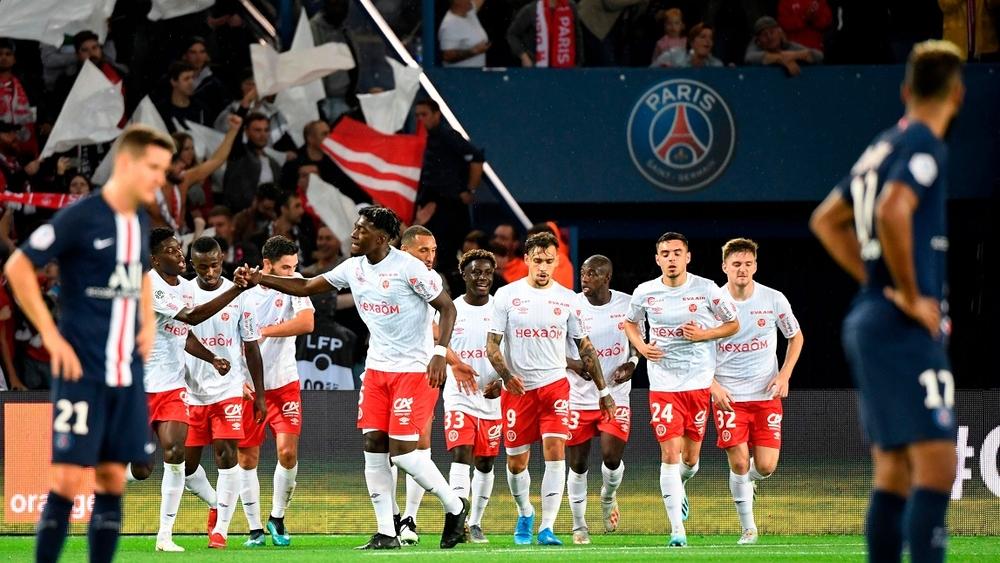 رفاق يونس عبد الحميد يحققون المفاجأة ويهزمون باريس سان جرمان