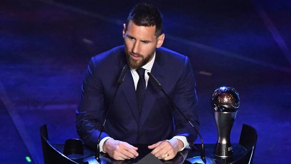 "فيفا" يرد على المشككين في أحقية فوز ميسي بجائزة الأفضل