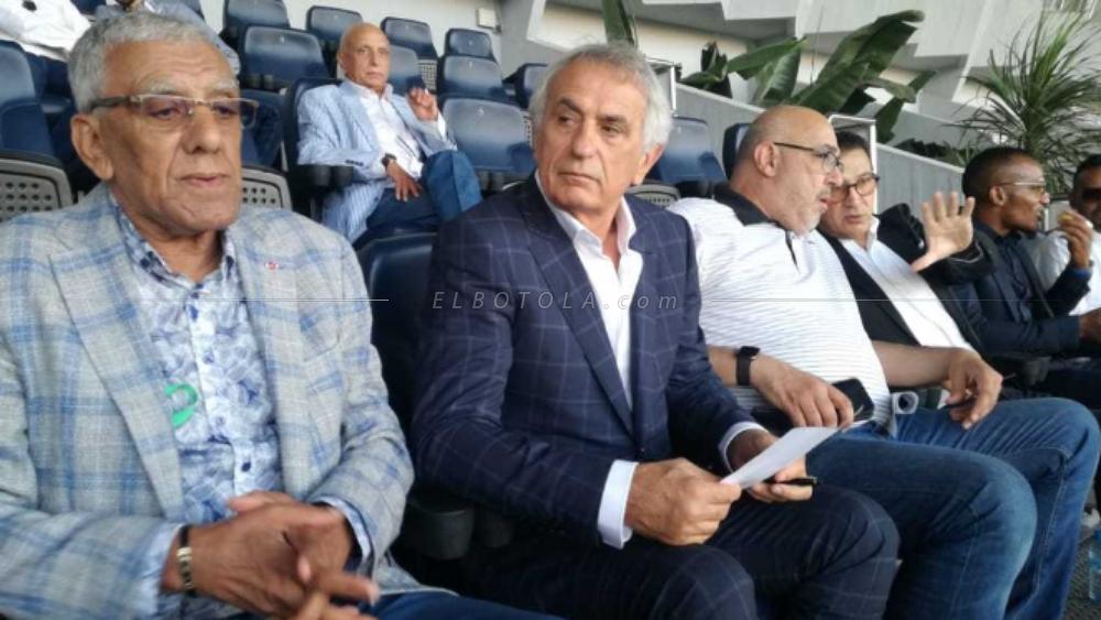 خليلوزيتش والنجم الفرنسي مالودا يتابعان الرجاء من "دونور" في مواجهة النصر الليبي