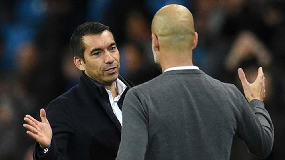 إدارة مان سيتي تدخل في مفاوضات مُفاجئة مع فان برونكهورست