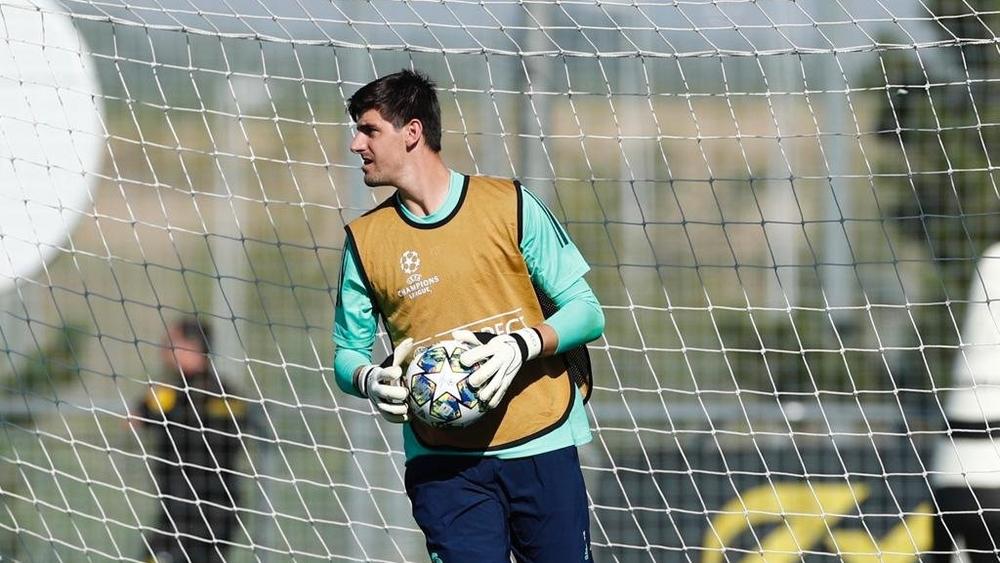 كورتوا لم يتدرب.. الحارس البلجيكي قد يغيب عن ريال مدريد أمام غرناطة