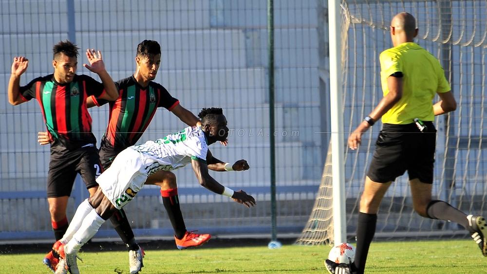 السلطات الأمنية للقنيطرة "تجبر" الجيش الملكي على إستقبال أولمبيك أسفي بدون جمهور