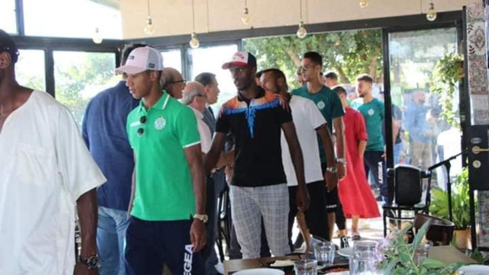 مأدبة غداء على شرف "بعثة الرجاء" في مطعم أمام المسجد الأقصى بالقدس الفلسطينية