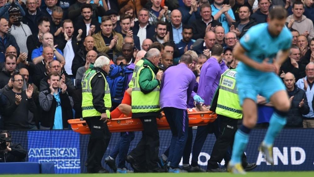 لوريس يتعرض لإصابة مؤلمة خلال خسارة توتنهام من برايتون