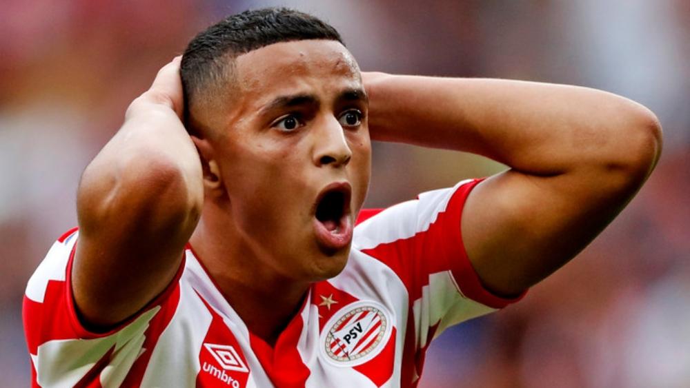 وفاة "مصطفى" والد اللاعب محمد إيحاتارن