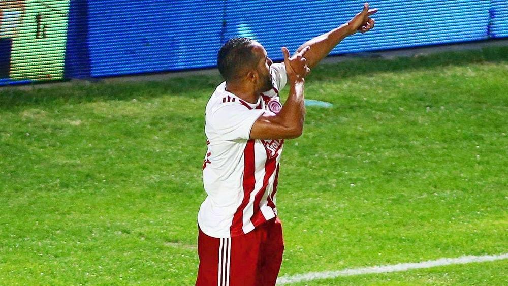 العربي يقود أولمبياكوس لانتصار هام في الدوري اليوناني