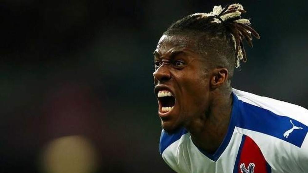 ويلفريد زاها يقاضي وكيل أعماله بسبب "عرقلة" انتقاله إلى نادٍ كبير