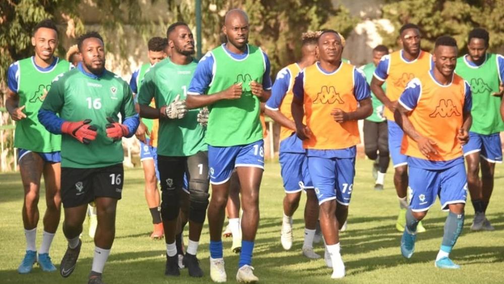 المنتخب الغابوني بقيادة أوباميانغ يُجري حصة تدريبية بمركب "لوازيس"