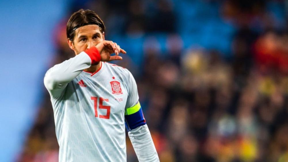 راموس يتلقى التهاني من أساطير الكرة العالمية